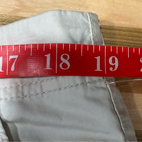 Calvin Klein Jeans shorts size 14 tan NWT - Picture 5 of 8